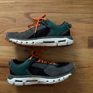 RARE Underarmor HOVR Outpost green